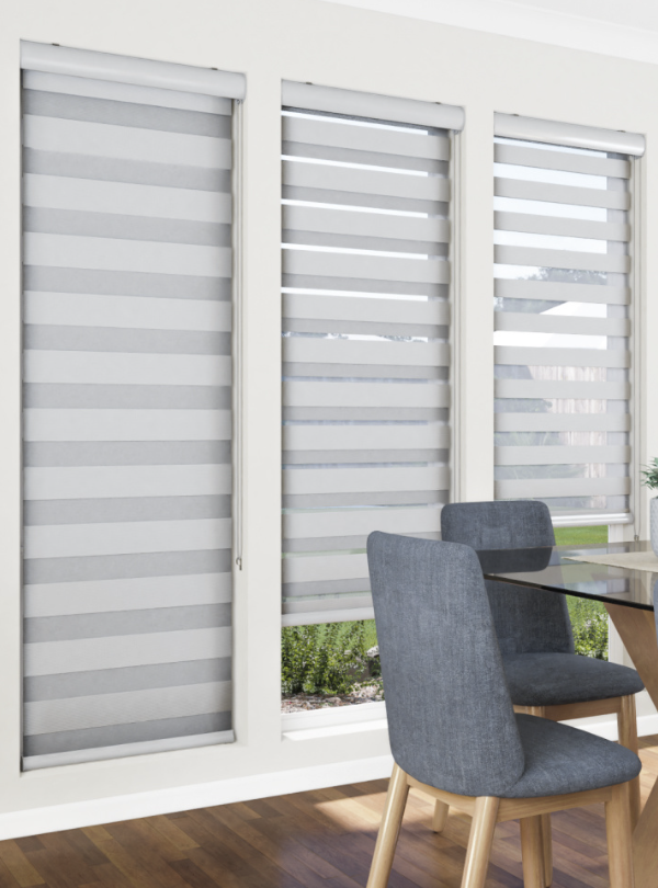 Az Bakım Gerektiren Bir Ev İçin Temizlemesi Kolay Zebra Perdeler