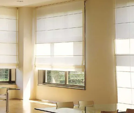 Mükemmel Roma Perdelerini Seçmek İçin Nihai Kılavuz