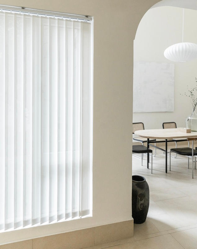 Sürgülü Kapılar İçin İç Mekan Dikey Panjurlar - İşlev ve Tarzın Mükemmel Karışımı