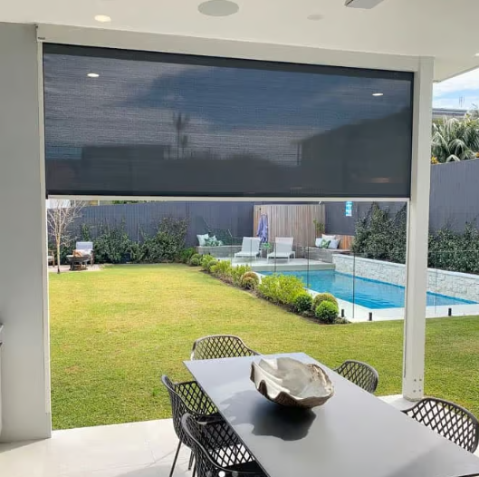 10 'x 8' açık veranda rulo gölgesi